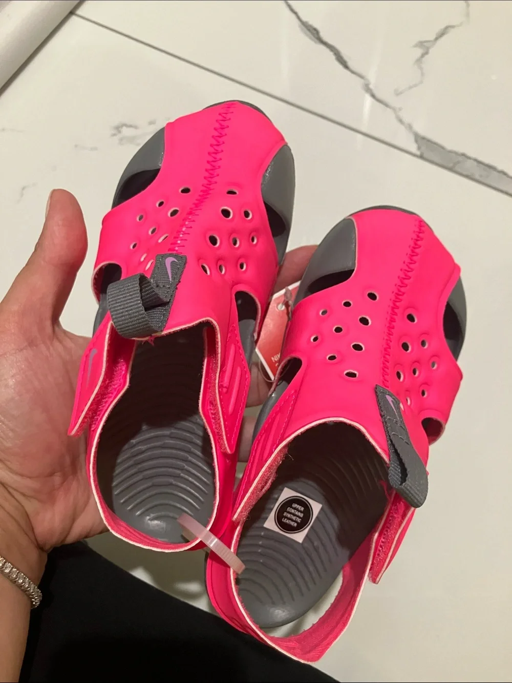 NWT NIKE Kids Hot Pink Sport Sandals with Easy Pull Tab